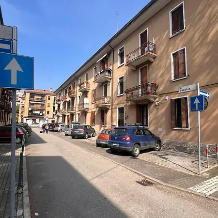 Venezia, 100 Mt To Station, Free Parking, Shuttle Airport, Train Station, Wi Fi, Via Pasubio 1 Mestre