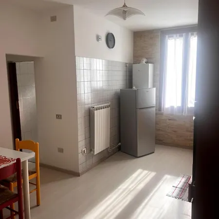 Venezia, 100 Mt To Station, Free Parking, Shuttle Airport, Train Station, Wi Fi, Via Pasubio 1