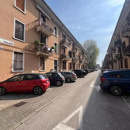 Venezia, 100 Mt To Station, Free Parking, Shuttle Airport, Train Station, Wi Fi, Via Pasubio 1 Lägenhet