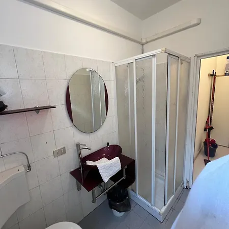 Lägenhet Venezia, 100 Mt To Station, Free Parking, Shuttle Airport, Train Station, Wi Fi, Via Pasubio 1 Mestre